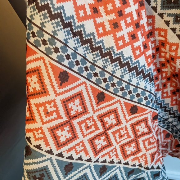 Vibrant geometric print Wrap Skirt - Picture 4 of 6